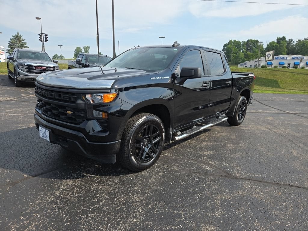 2022 Chevrolet Silverado 1500 Custom in Black — front three-quarter view